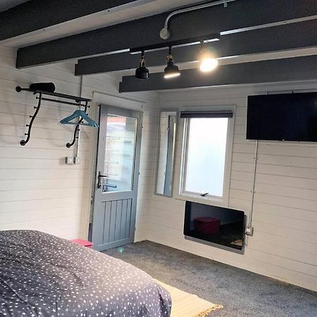 Cosy, Self-Contained Garden Room In City Centre! Hereford Extérieur photo